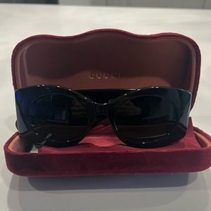 BRAND NEW Women’s Gucci Thick Rim Sunglasses